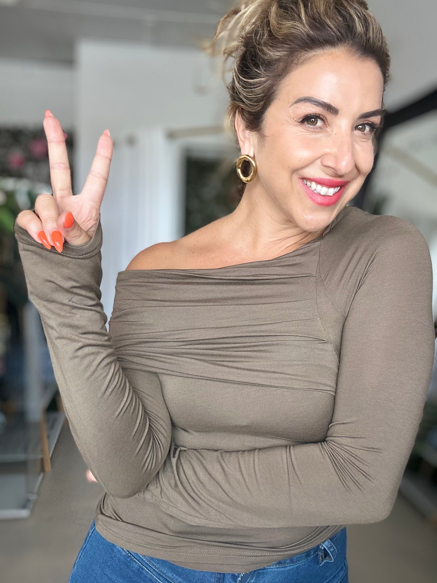 DREW - KHAKI off the shoulder top