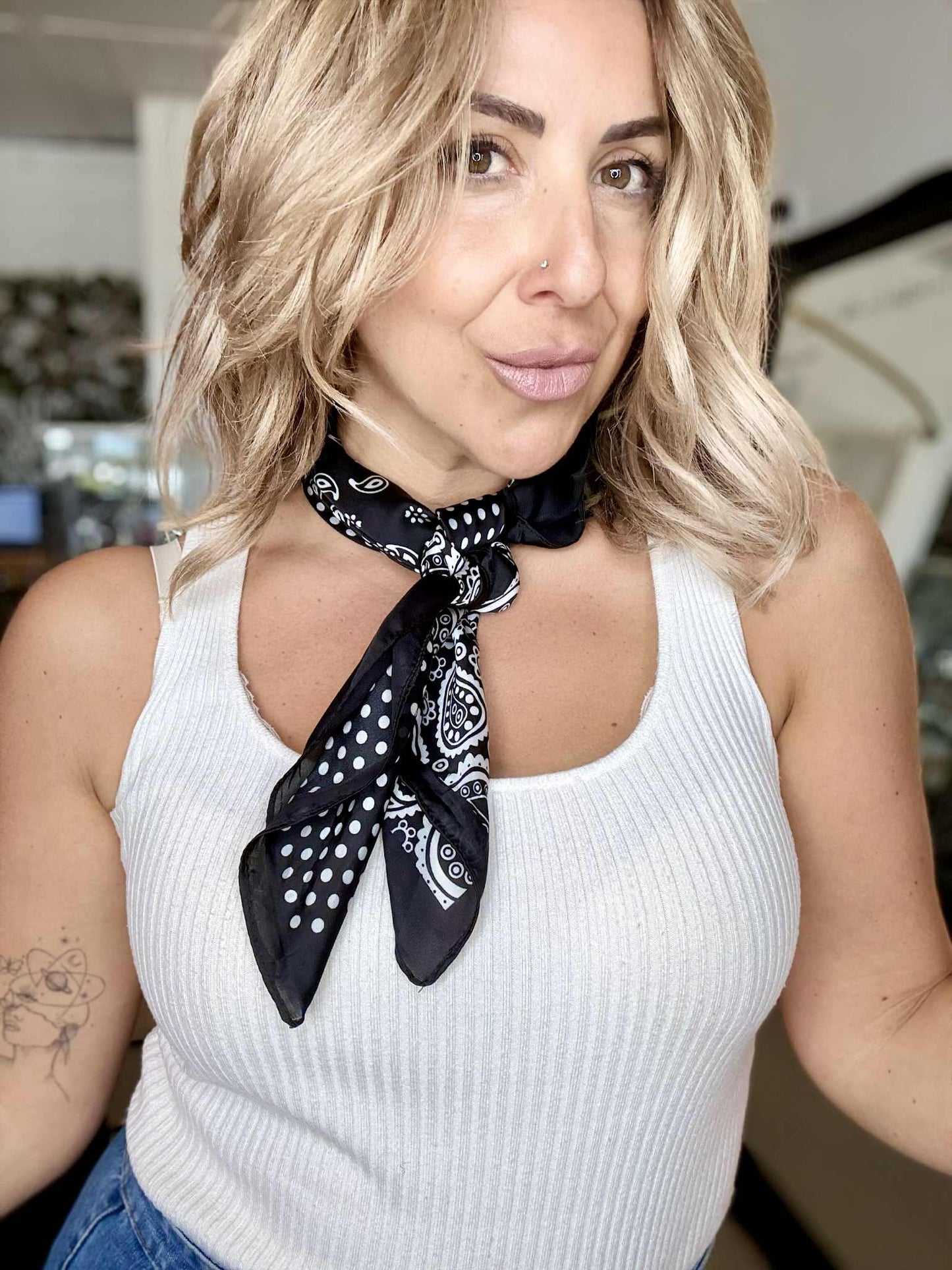 CRYSTAL -BLACK / WHITE paisley design scarf